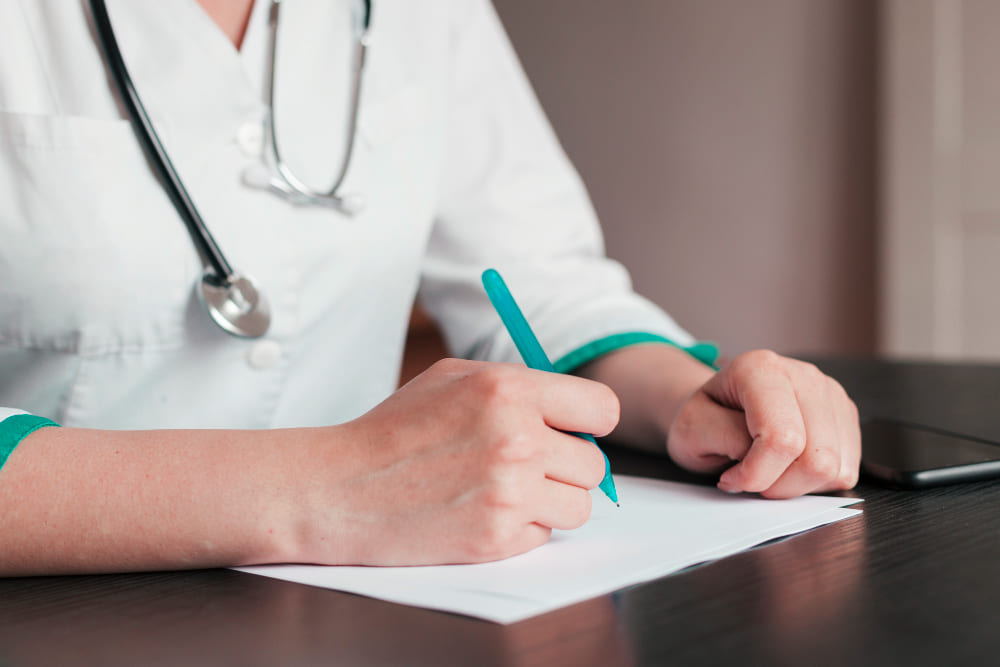 faltar no trabalho sem avisar